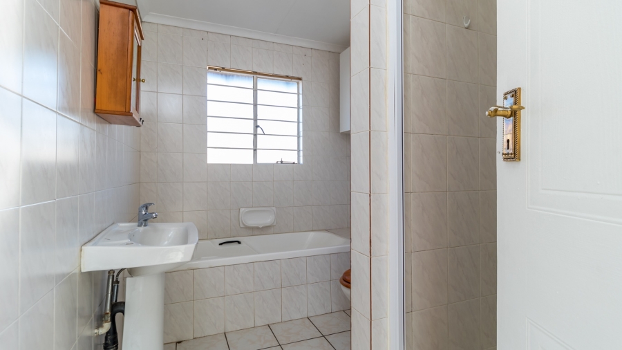 To Let 2 Bedroom Property for Rent in Sundowner Gauteng