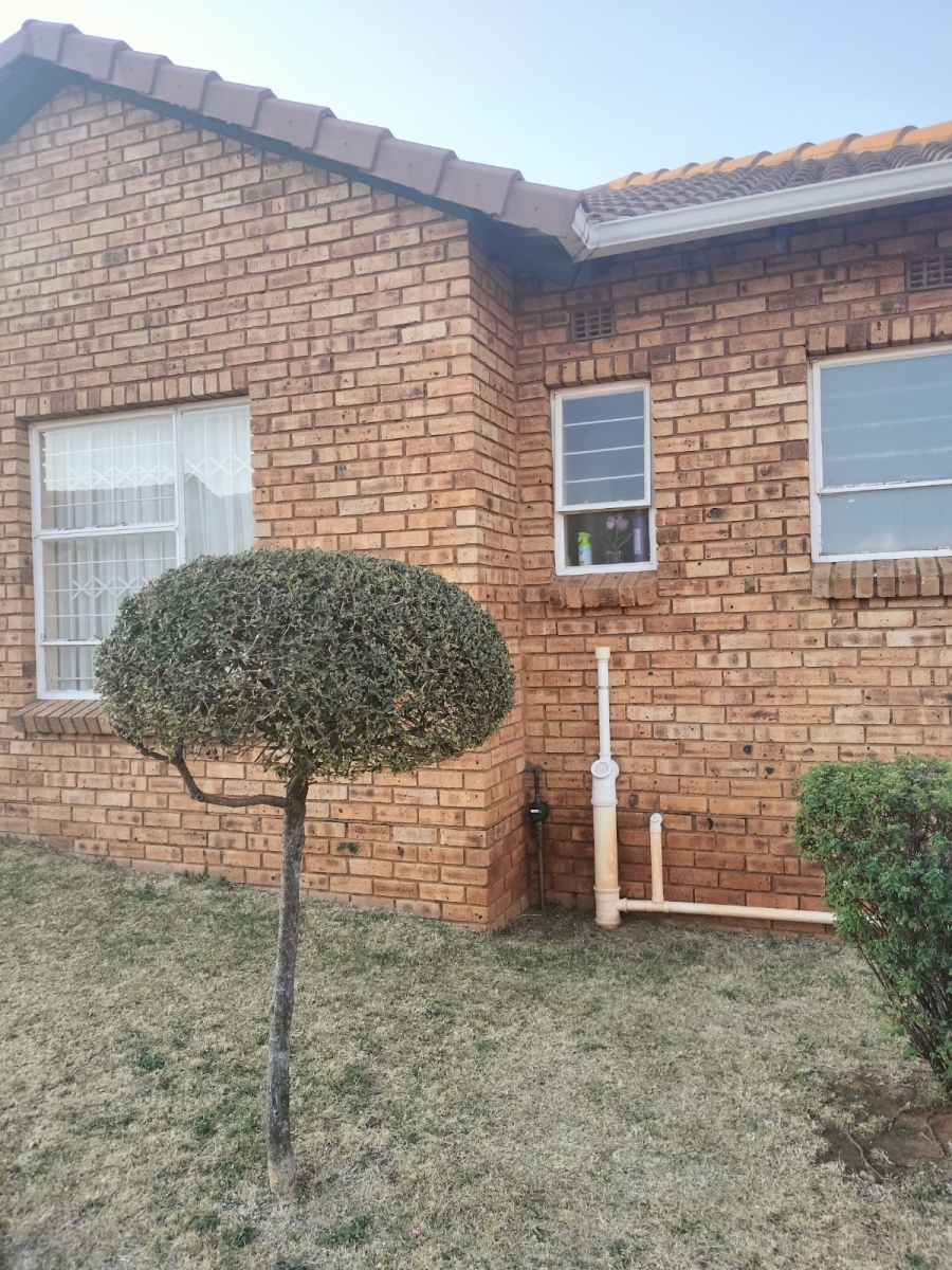 3 Bedroom Property for Sale in Groblerpark Gauteng