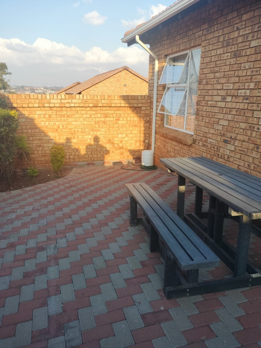 3 Bedroom Property for Sale in Groblerpark Gauteng