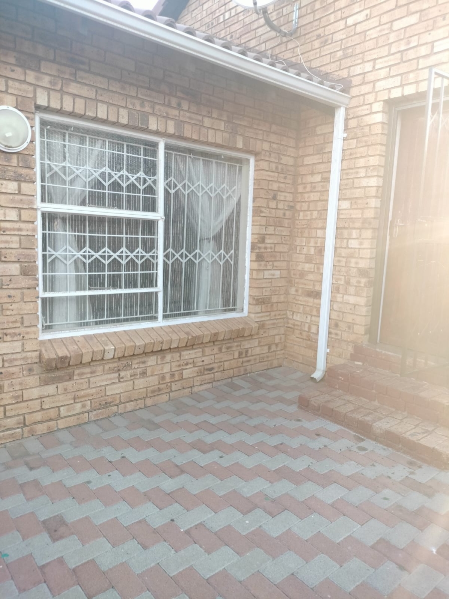 3 Bedroom Property for Sale in Groblerpark Gauteng