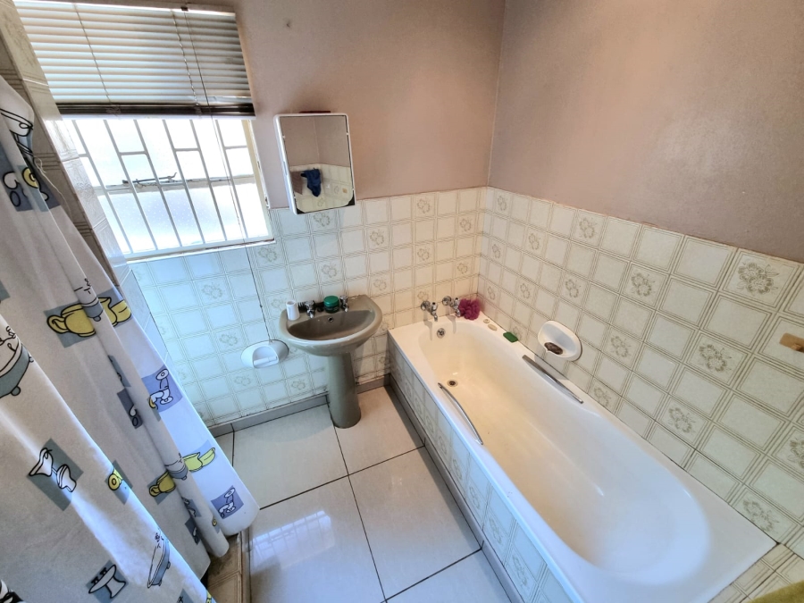 4 Bedroom Property for Sale in Naturena Gauteng