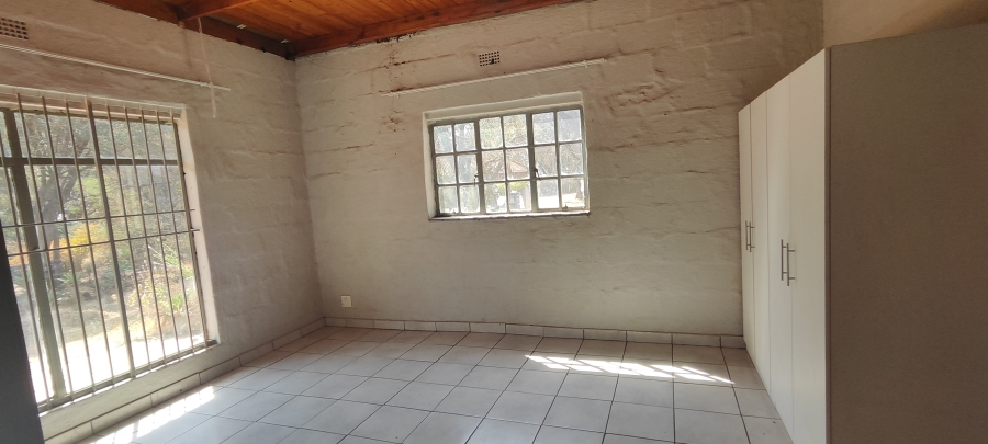 To Let 2 Bedroom Property for Rent in Knoppieslaagte Gauteng