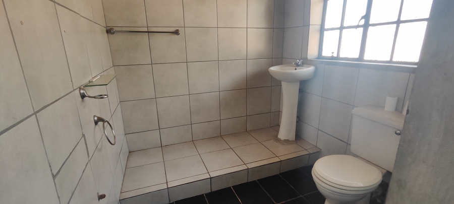 To Let 2 Bedroom Property for Rent in Knoppieslaagte Gauteng