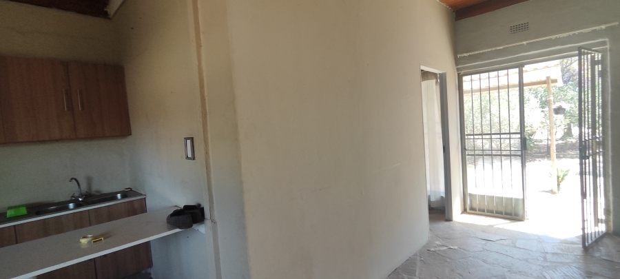 To Let 2 Bedroom Property for Rent in Knoppieslaagte Gauteng