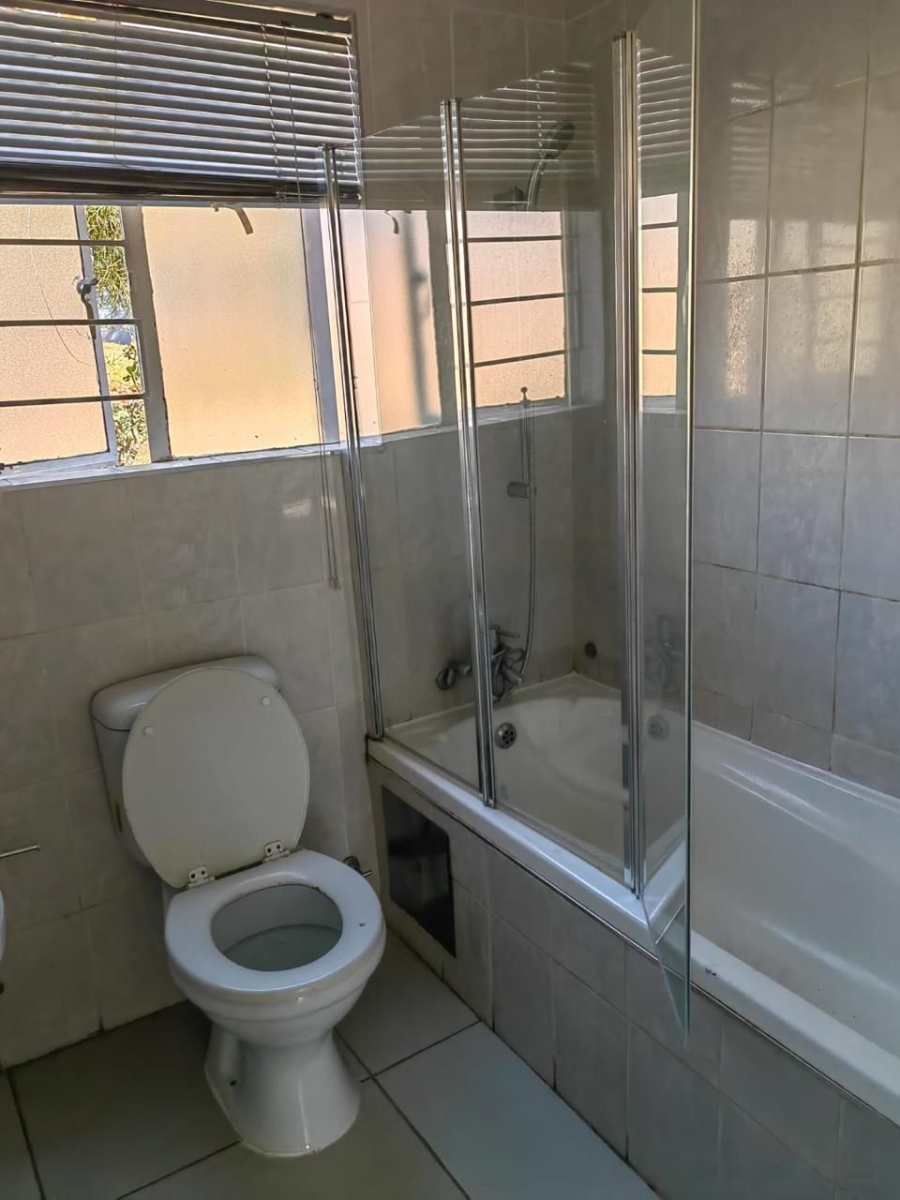 To Let 2 Bedroom Property for Rent in Radiokop Gauteng