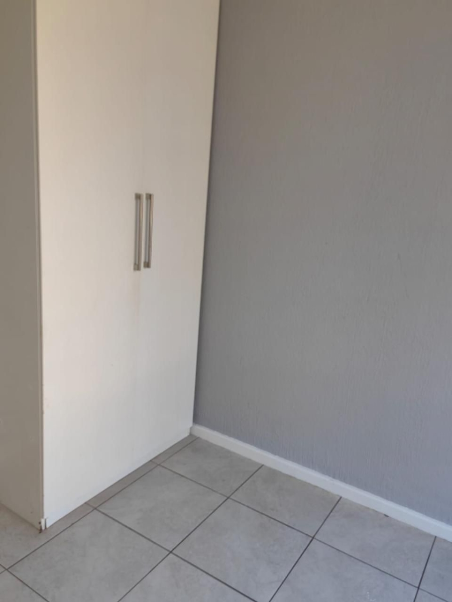 To Let 2 Bedroom Property for Rent in Radiokop Gauteng