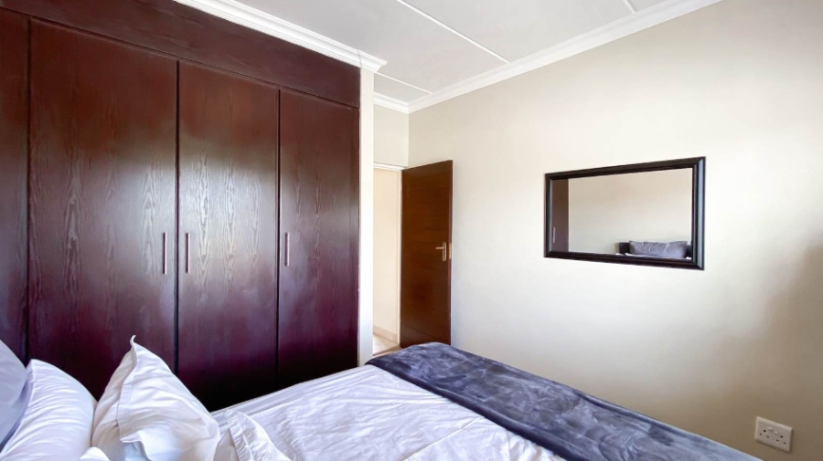 2 Bedroom Property for Sale in Blue Hills Gauteng