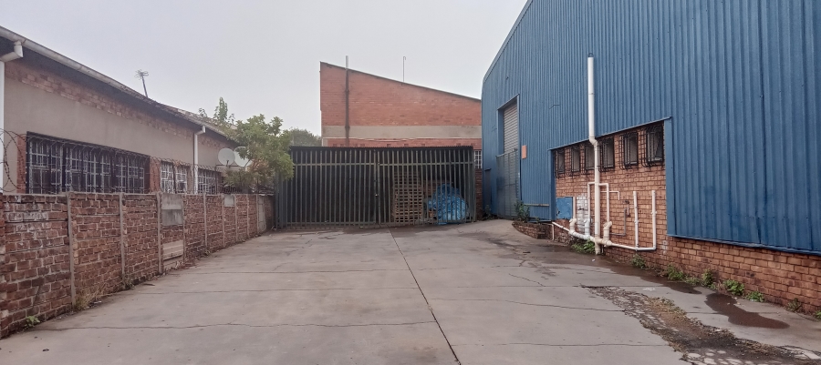 To Let commercial Property for Rent in Benrose Gauteng