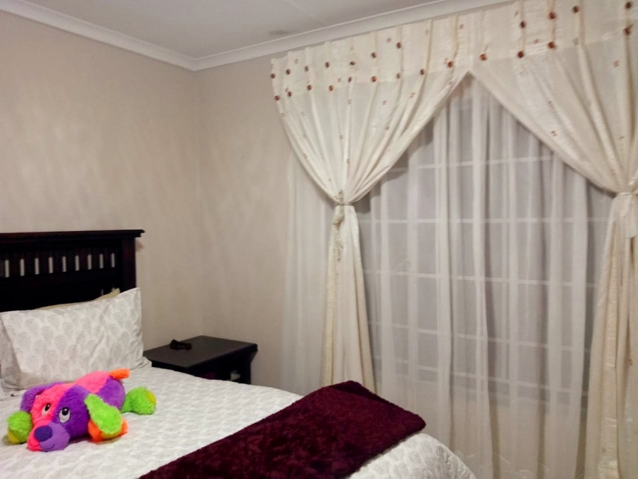 2 Bedroom Property for Sale in La Montagne Gauteng