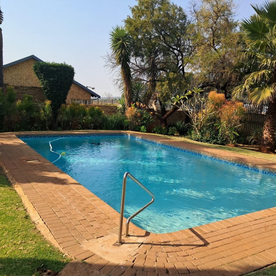 2 Bedroom Property for Sale in La Montagne Gauteng