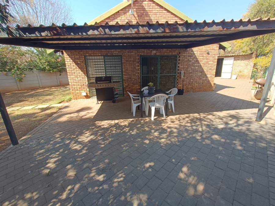 2 Bedroom Property for Sale in Doornpoort Gauteng