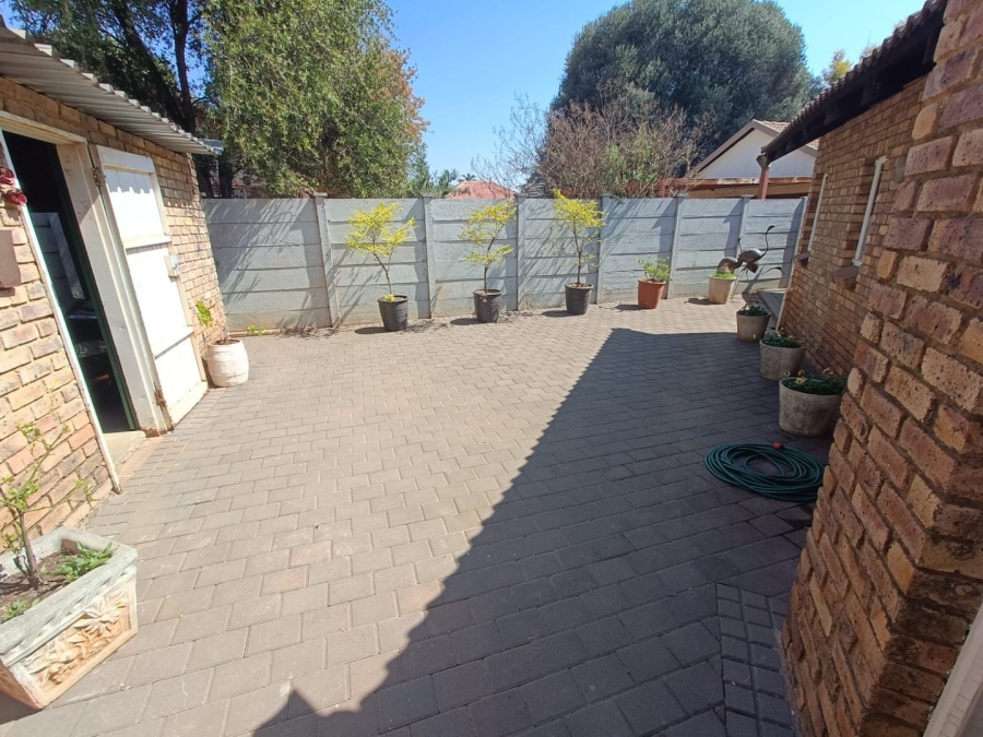 2 Bedroom Property for Sale in Doornpoort Gauteng