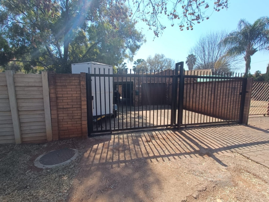 2 Bedroom Property for Sale in Doornpoort Gauteng