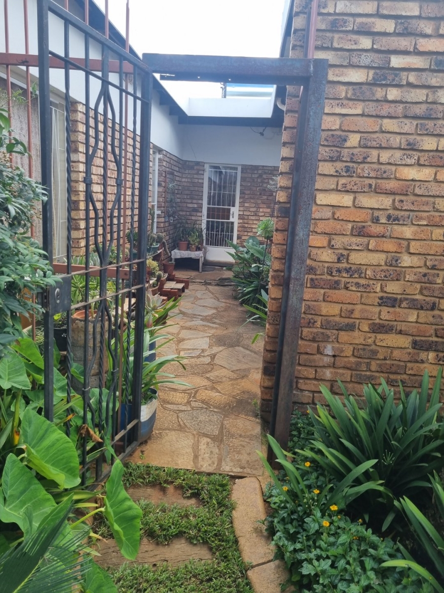 3 Bedroom Property for Sale in Sinoville Gauteng