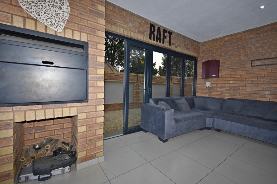 3 Bedroom Property for Sale in Brackenhurst Gauteng