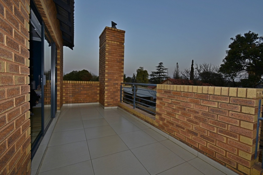 3 Bedroom Property for Sale in Brackenhurst Gauteng