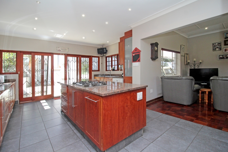 4 Bedroom Property for Sale in Robindale Gauteng