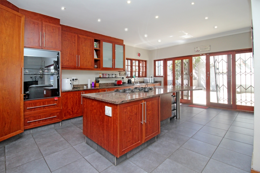 4 Bedroom Property for Sale in Robindale Gauteng