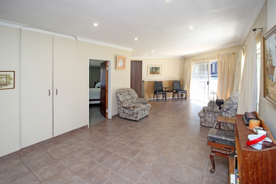 4 Bedroom Property for Sale in Robindale Gauteng