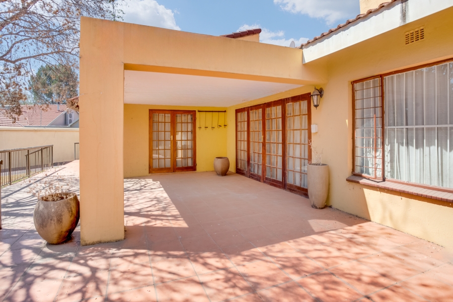 4 Bedroom Property for Sale in Lonehill Gauteng