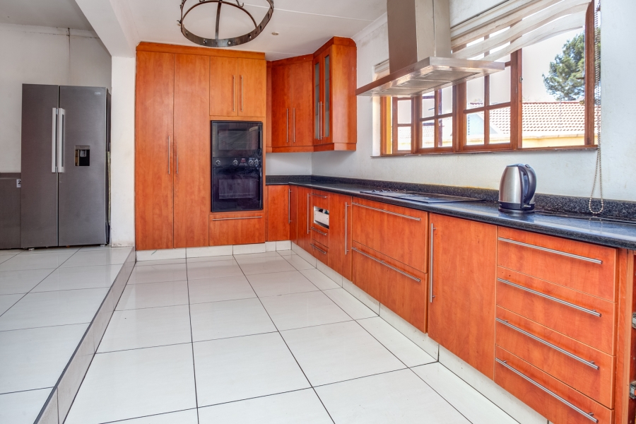 4 Bedroom Property for Sale in Lonehill Gauteng