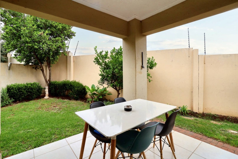 2 Bedroom Property for Sale in Broadacres Gauteng