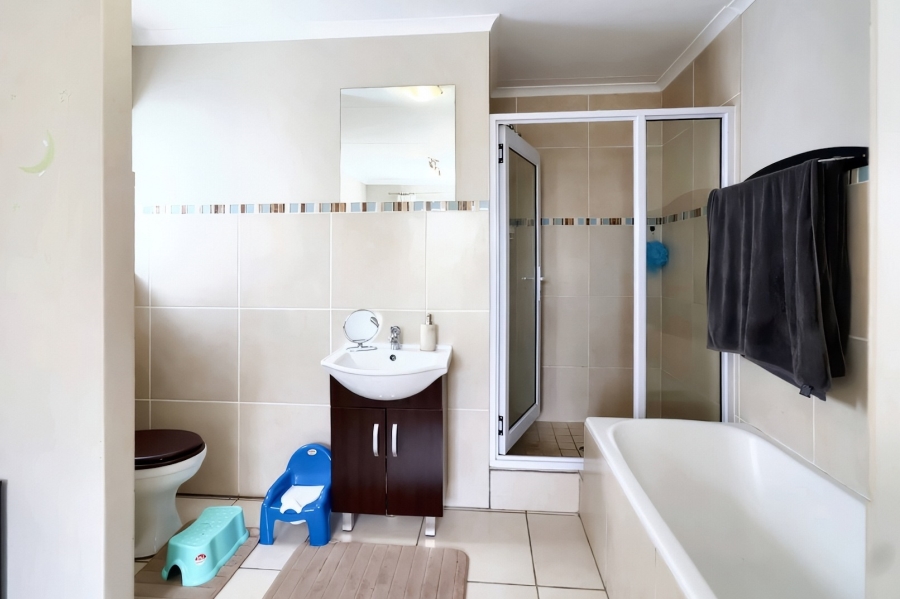 2 Bedroom Property for Sale in Broadacres Gauteng