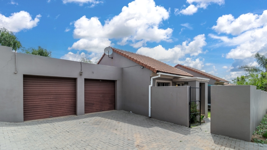 3 Bedroom Property for Sale in Halfway Gardens Gauteng