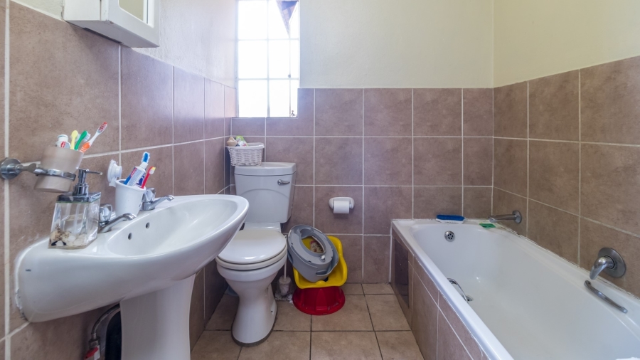 3 Bedroom Property for Sale in Erand Gardens Gauteng