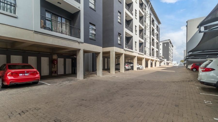 2 Bedroom Property for Sale in Grand Central Gauteng