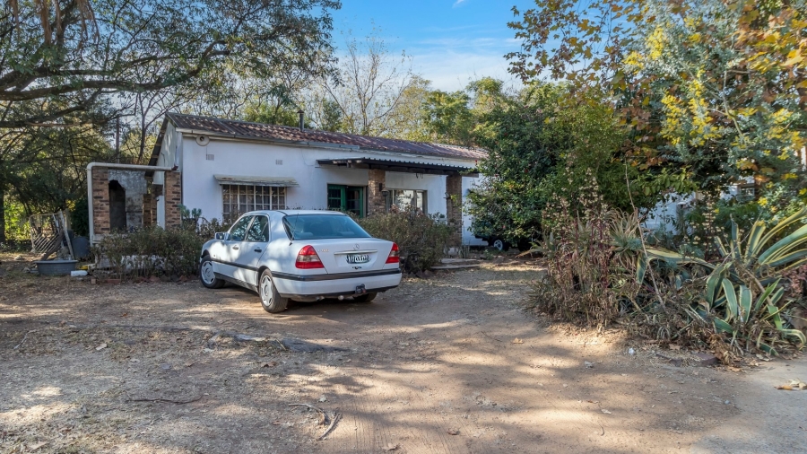 27 Bedroom Property for Sale in Glen Austin Gauteng