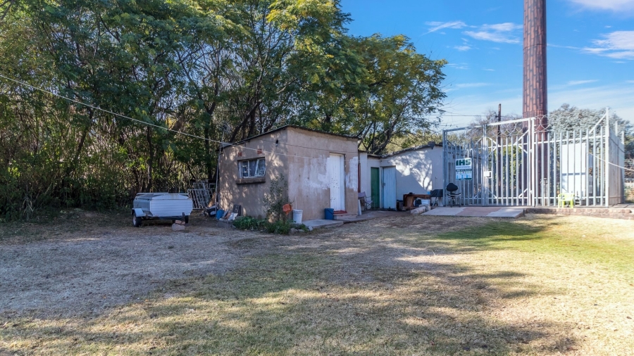 27 Bedroom Property for Sale in Glen Austin Gauteng