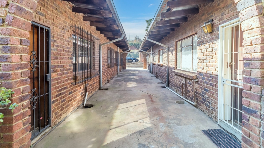 27 Bedroom Property for Sale in Glen Austin Gauteng