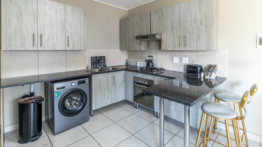 2 Bedroom Property for Sale in Glen Austin Gauteng