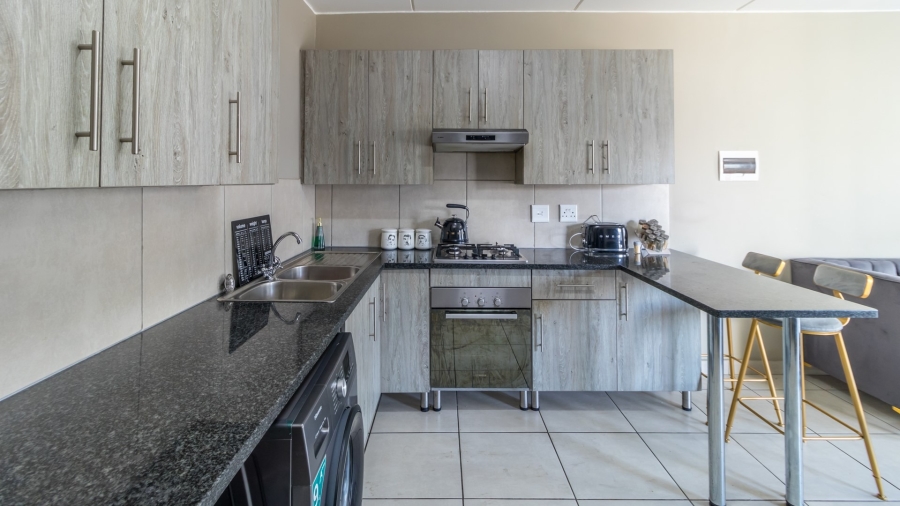 2 Bedroom Property for Sale in Glen Austin Gauteng