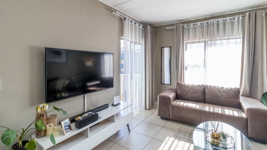 2 Bedroom Property for Sale in Glen Austin Gauteng