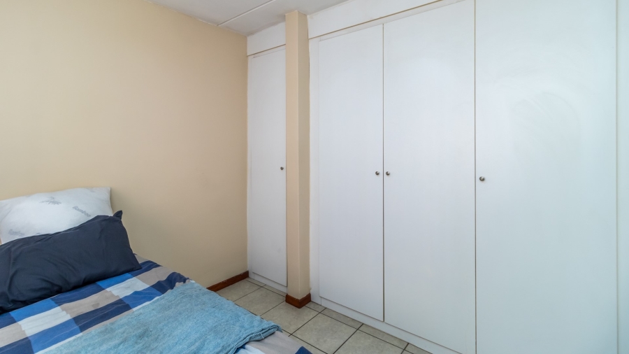 1 Bedroom Property for Sale in Grand Central Gauteng