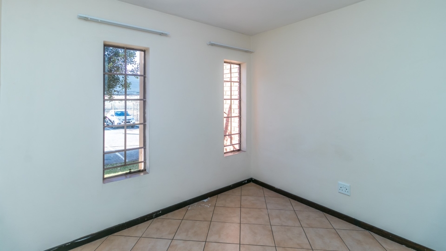 2 Bedroom Property for Sale in Erand Gardens Gauteng