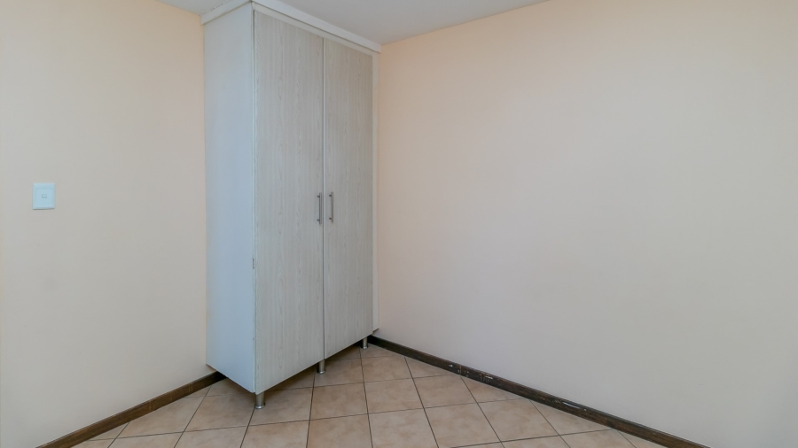 2 Bedroom Property for Sale in Erand Gardens Gauteng