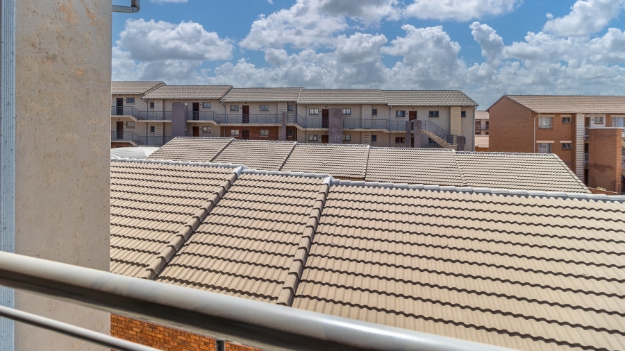 2 Bedroom Property for Sale in Noordwyk Gauteng