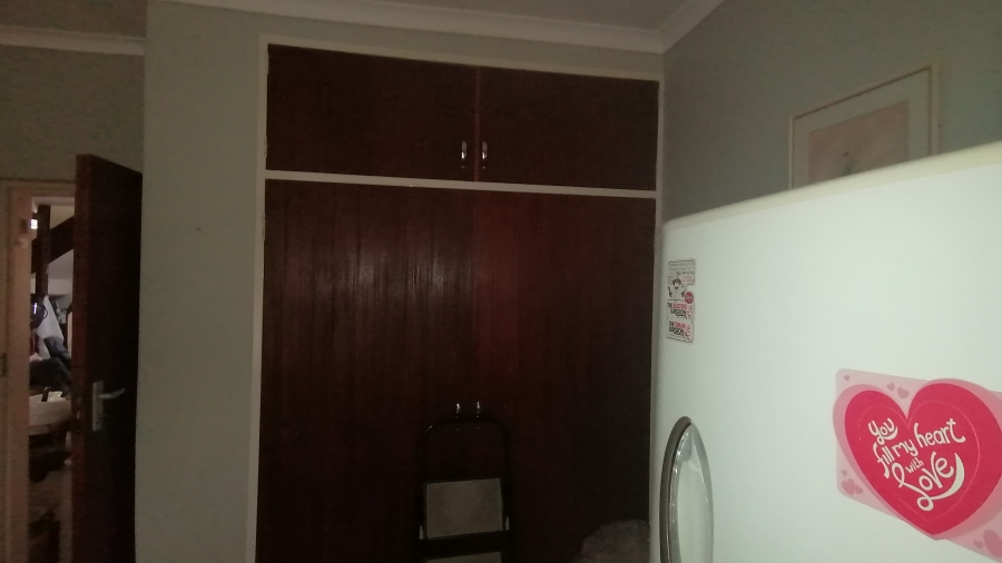 6 Bedroom Property for Sale in Florauna Gauteng