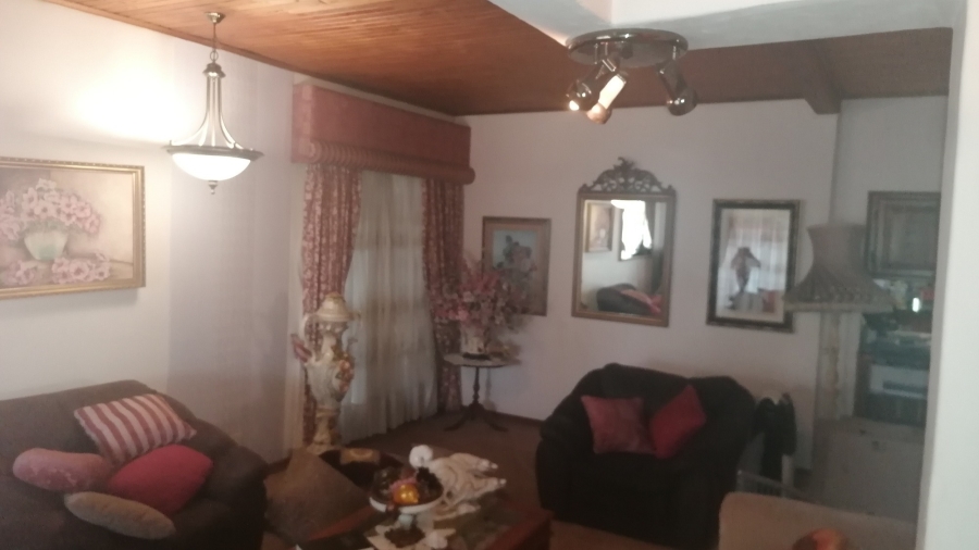 6 Bedroom Property for Sale in Florauna Gauteng