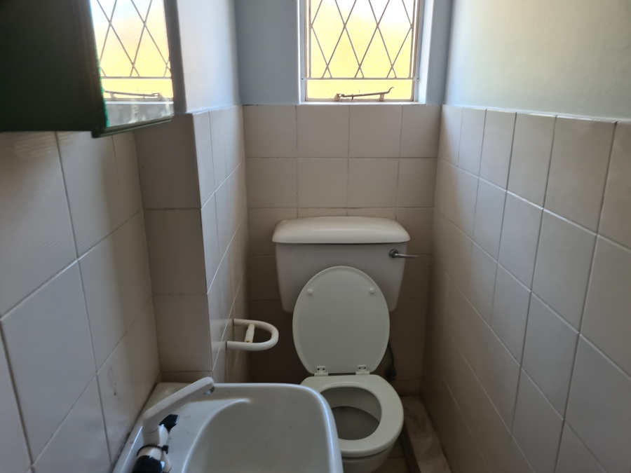 To Let 2 Bedroom Property for Rent in Windsor East Gauteng