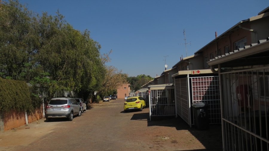 2 Bedroom Property for Sale in Windsor East Gauteng