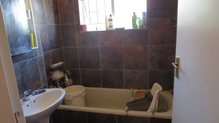 2 Bedroom Property for Sale in Windsor East Gauteng