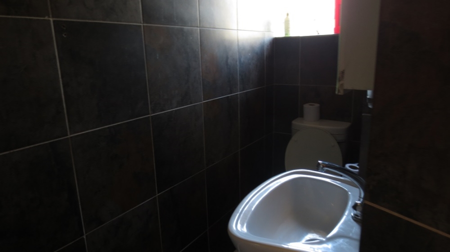 2 Bedroom Property for Sale in Windsor East Gauteng