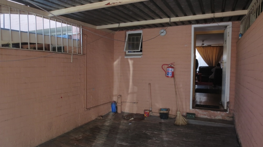 2 Bedroom Property for Sale in Windsor East Gauteng