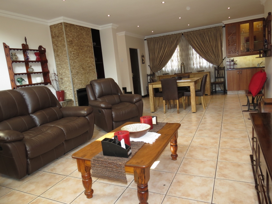 3 Bedroom Property for Sale in Greenstone Hill Gauteng