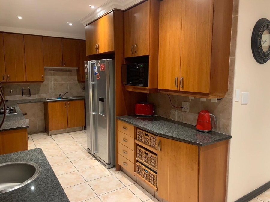 3 Bedroom Property for Sale in Greenstone Hill Gauteng