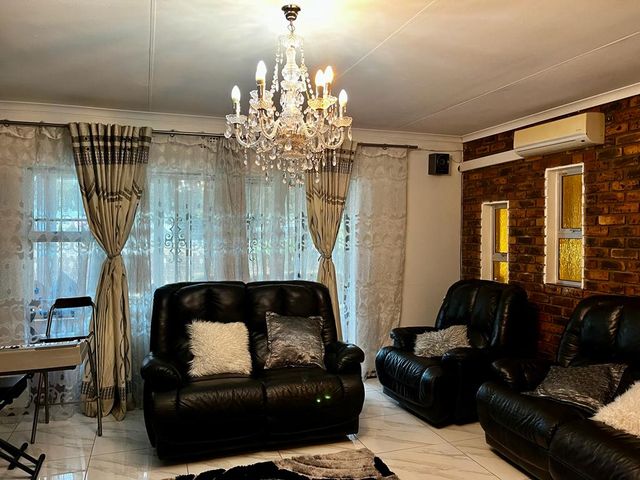 4 Bedroom Property for Sale in Sunward Park Gauteng